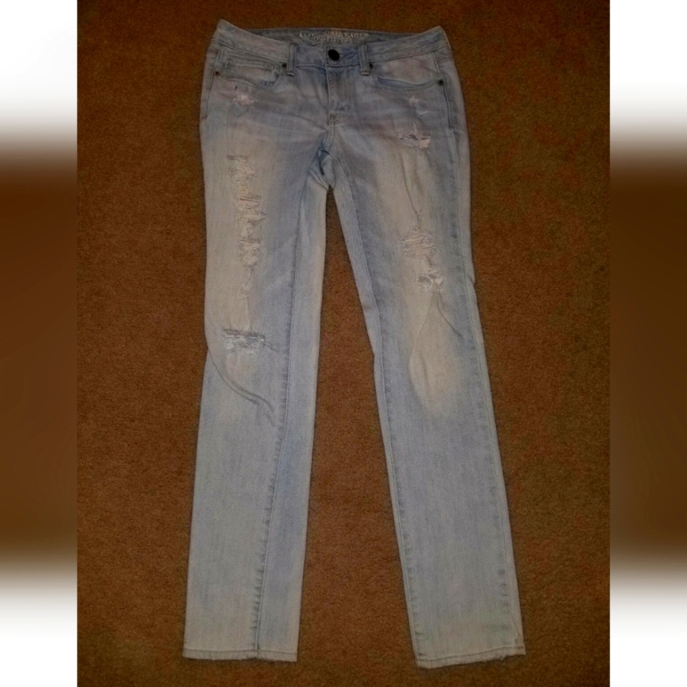 American Eagle Size 4 Regular Destructed Skinny Jeans